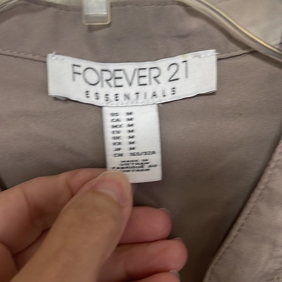 Forever 21 dress. Size medium. Great condition! - Picture 4 of 10